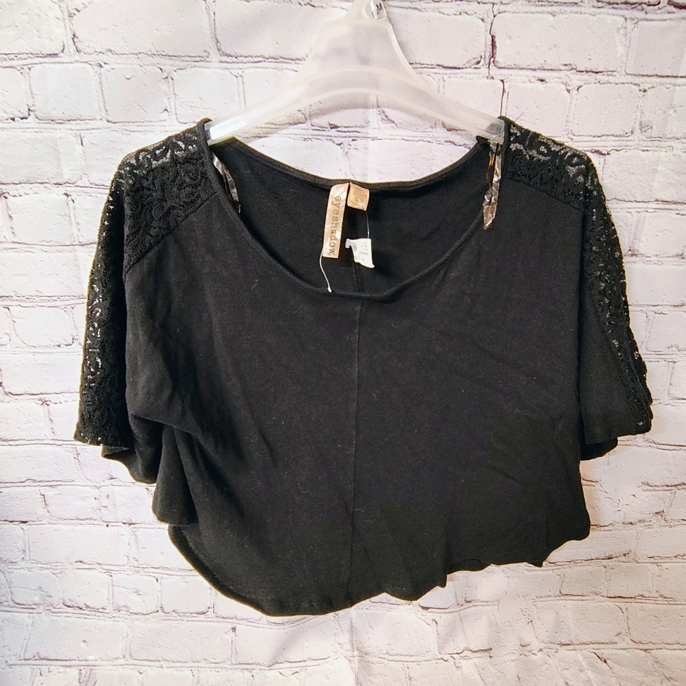 Eye Shadow Black Crochet Sleeve Gothic Pop Over Flowy Cape Large Top NWT Vampire
